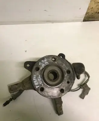 Renault Trafic II (X83) Front wheel hub