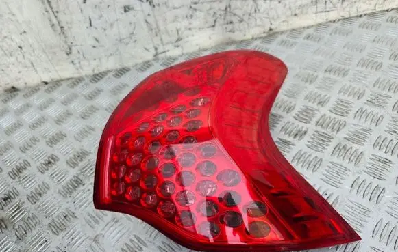 Peugeot 3008 I Rear/tail lights 9683460780