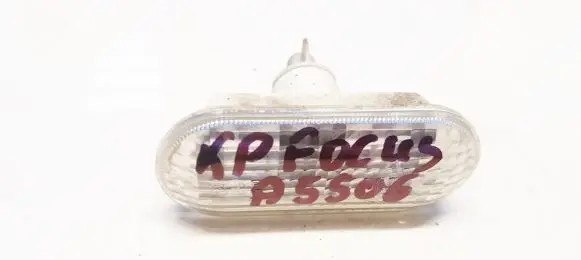 Ford Focus Front fender indicator light 4M5A13K309AA 4M5A-13K309-AA