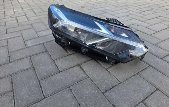 Dacia Sandero III Headlight/headlamp 260102586R