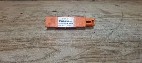 Volvo XC90 Airbag deployment crash/impact sensor 8651754