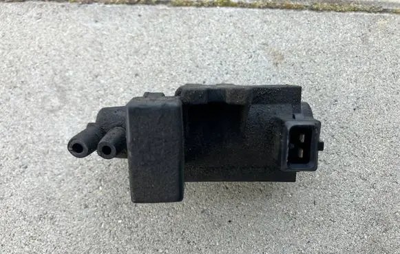 BMW 5 E60 E61 Turbo solenoid valve 70057900 06T290 7796634