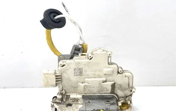 Audi A3 S3 8P Front door lock 4F1837015E