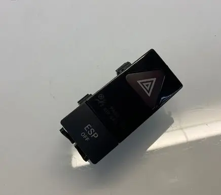 Mercedes-Benz GLK (X204) Hazard light switch 2048706658 33690202 0628000741