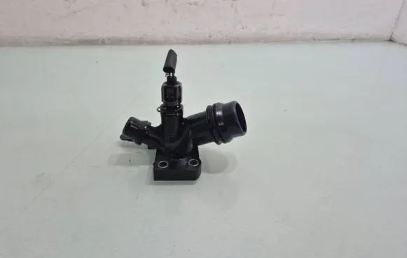 Volvo XC60 Thermostat/thermostat housing 30751954