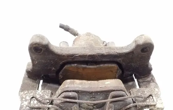 Volkswagen PASSAT B7 Front brake caliper