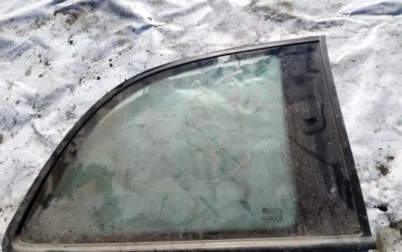 Opel Zafira A Rear side window 09175392 43r-007022