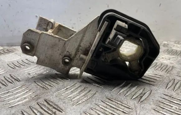 BMW 3 F30 F35 F31 Radiator mount bracket 8620732