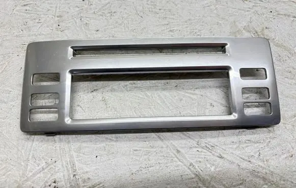 Volvo S80 Radio/GPS head unit trim 1303415