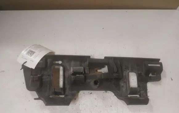 Volvo S40, V40 Rear bumper mounting bracket 800913