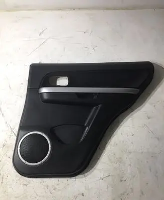 Suzuki Grand Vitara II Rear door card panel trim 8373365J