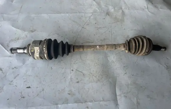Toyota Prius (NHW20) Front driveshaft 01600788