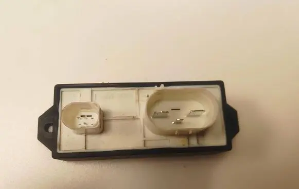 MG ZS Coolant fan relay 5720001 30090043