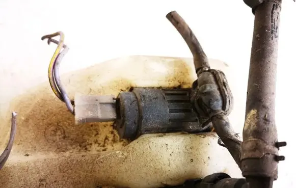 Fiat Stilo Windscreen/windshield washer pump d1841 022331