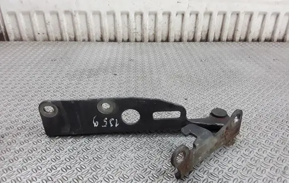 Nissan Terrano Engine bonnet/hood hinges