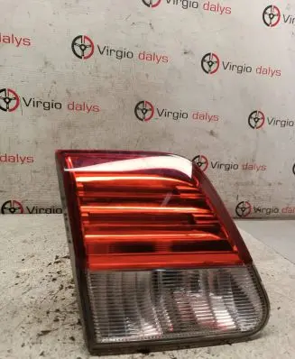 Toyota Avensis T270 Tailgate rear/tail lights 15478 0530 R1Y02