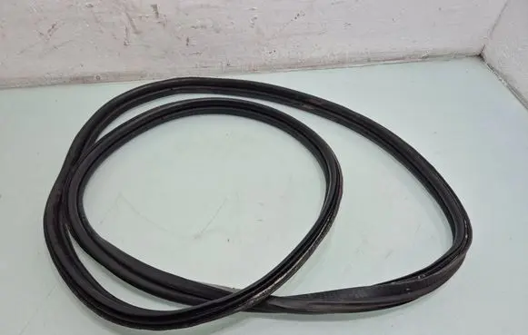 Ford Fiesta Trunk rubber seal (body) 