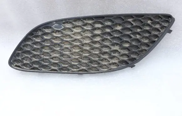 Opel Zafira B Front bumper lower grill 13263115 13247320