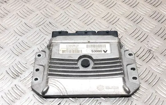Renault Megane II Engine control unit/module 215842882A 4076617021 8200387138