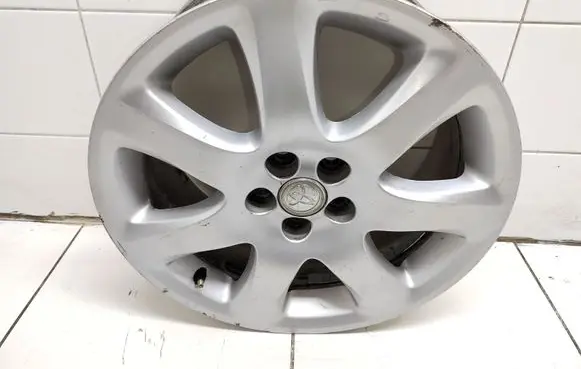 Toyota Avensis T250 R17 alloy rim 4261105150 17X7JJ ET45