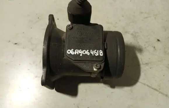 Audi A4 S4 B5 8D Mass air flow meter 06A906461B AFH6010C