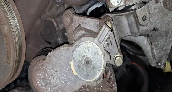 Peugeot 307 Generator/alternator belt tensioner 