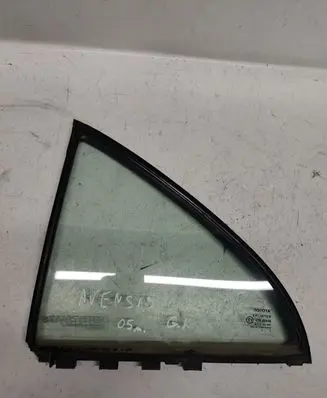 Toyota Avensis T250 Rear side window
