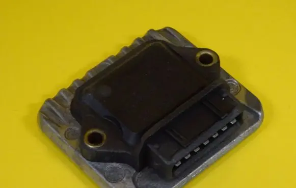Volkswagen Golf II Ignition amplifier control unit 191905351C