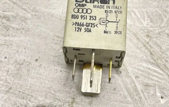 Audi A4 S4 B5 8D Other relay 8D0951253