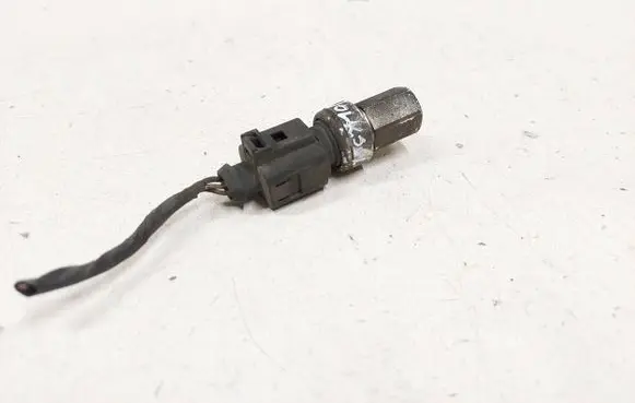 Volkswagen Transporter - Caravelle T5 Air conditioning (A/C) pressure sensor 1J0973703