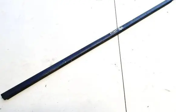 Renault Megane II Front door glass trim molding 