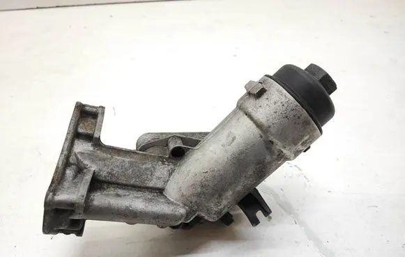 BMW 1 E81 E87 Oil filter mounting bracket 7787072