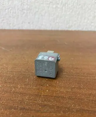 Mercedes-Benz E C207 W207 Other relay 4RA00779310 963