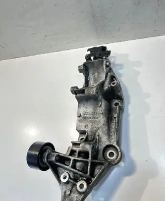 Renault Koleos II Generator/alternator bracket 117103703R