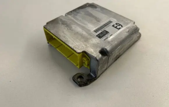 Toyota Prius (XW20) Airbag control unit/module 8917047390