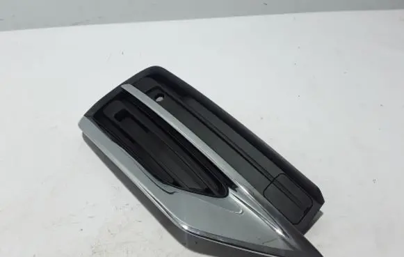 Volvo XC90 Front bumper lower grill 31663843