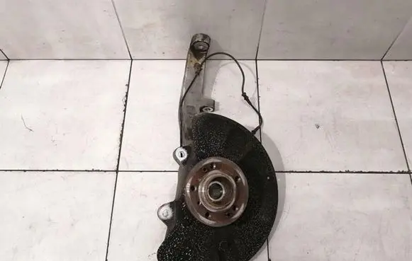Mercedes-Benz GLS X166 Front wheel hub spindle knuckle A1663301020