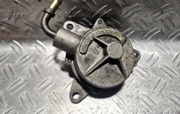 Renault Espace III Vacuum pump 72188305G