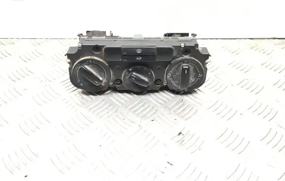 Volkswagen Caddy Climate control unit 53701 74321370 A261004