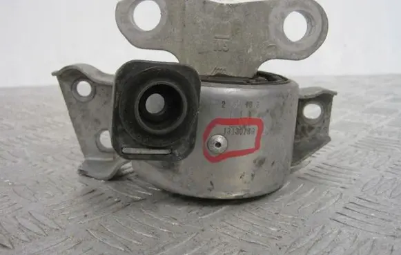 Opel Adam Engine mount vacuum valve 13130739