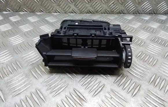 Lexus ES 250 - 300 - 330 Dash center air vent grill 5566033320 5568733040