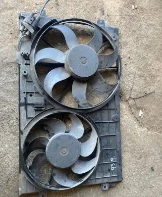 Seat Altea XL Radiator cooling fan shroud 1K0121207T 1355D300194