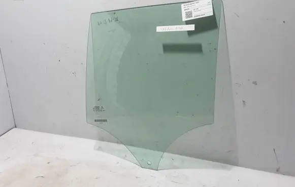 Volvo XC40 Rear door window glass 32244799