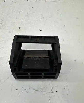 BMW X6 M Radiator mount bracket 7533537