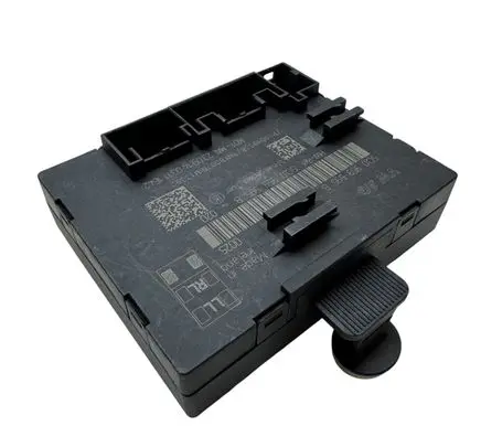 Volkswagen PASSAT B8 Door control unit/module 5Q0959595B