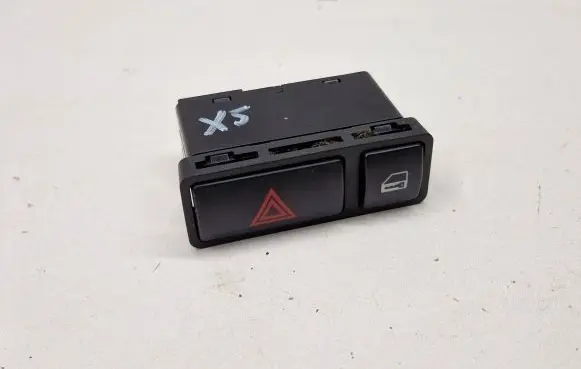 BMW X5 E53 Hazard light switch 8368920