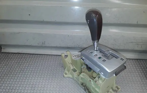 Hyundai Sonata Gear shifter/selector 