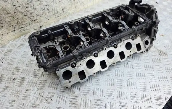 Audi A8 S8 D3 4E Engine head 057286E