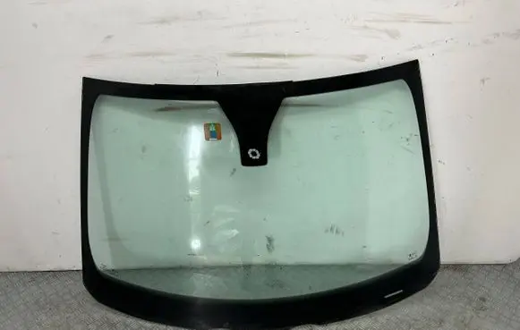Volvo V50 Front windscreen/windshield window 