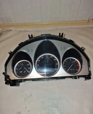 Mercedes-Benz C W204 Speedometer (instrument cluster) A2044400811